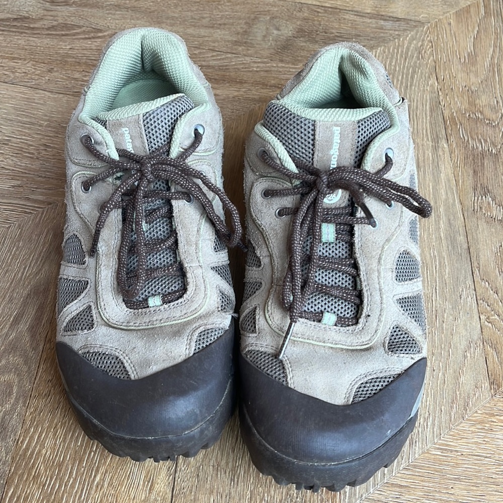 Patagonia Vibram p26 holiking shoes 10
